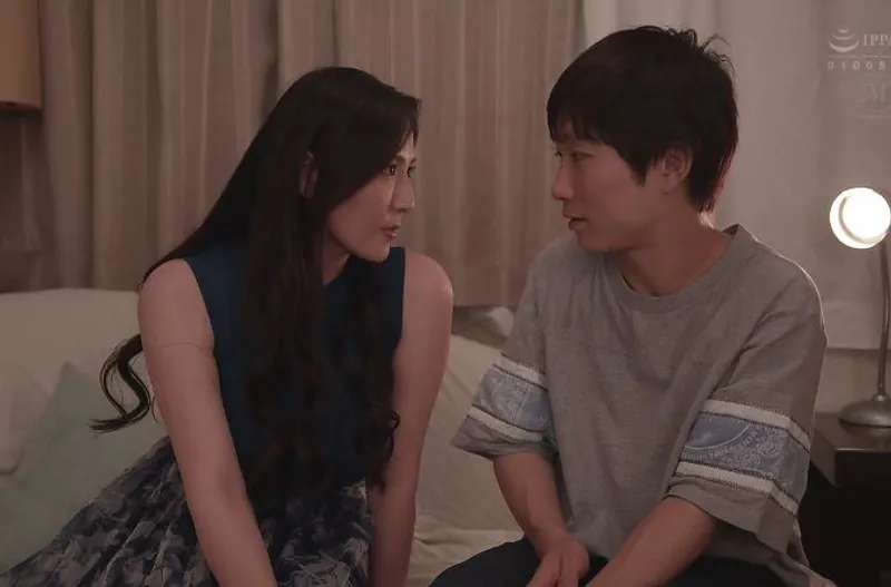 Chồng lạnh nhạt, vợ uống rượu rồi lén lút với cậu sinh viên trẻ